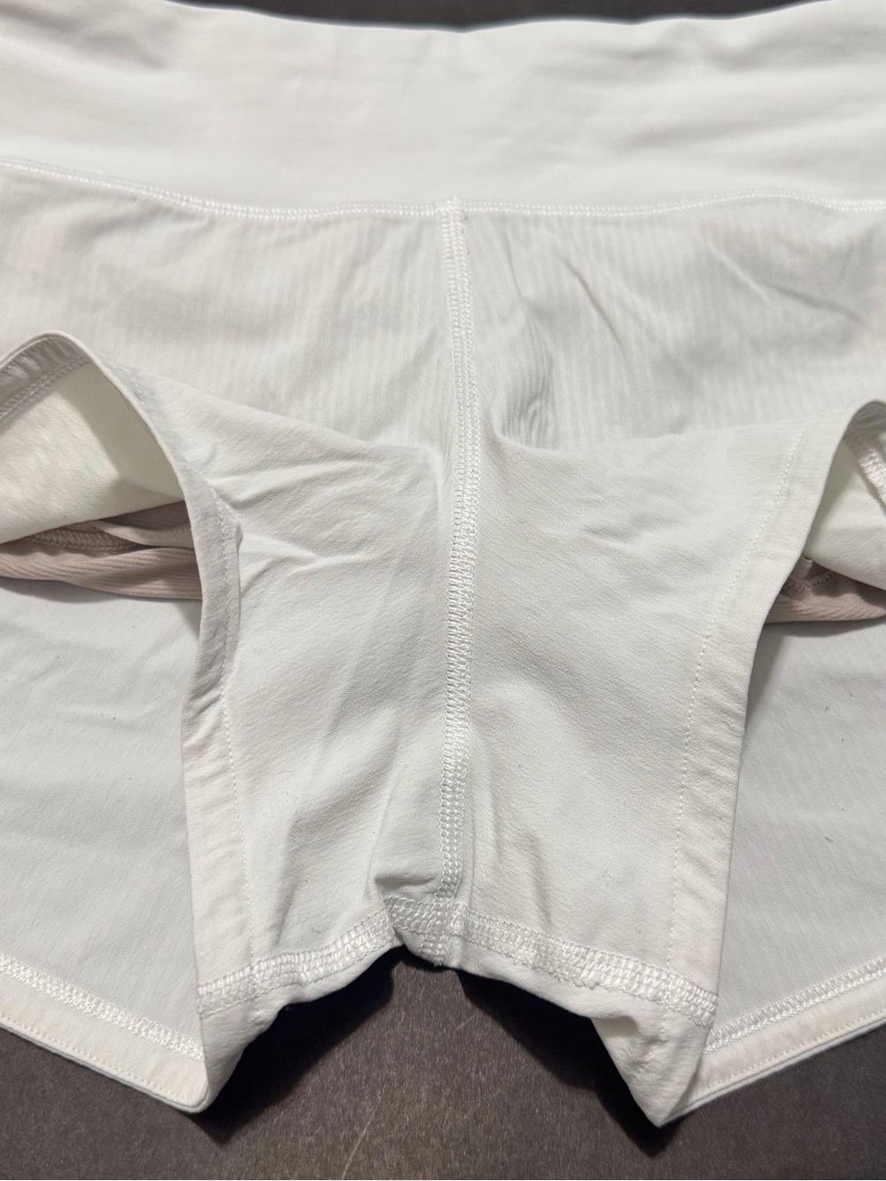 Lululemon Speed Up Short *2.5" in White Low Rise Size 4 - Picture 6 of 11